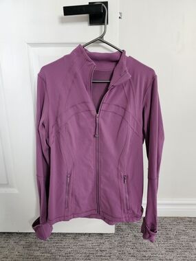 Lululemon Size 12 EUC Mauve Define Jacket